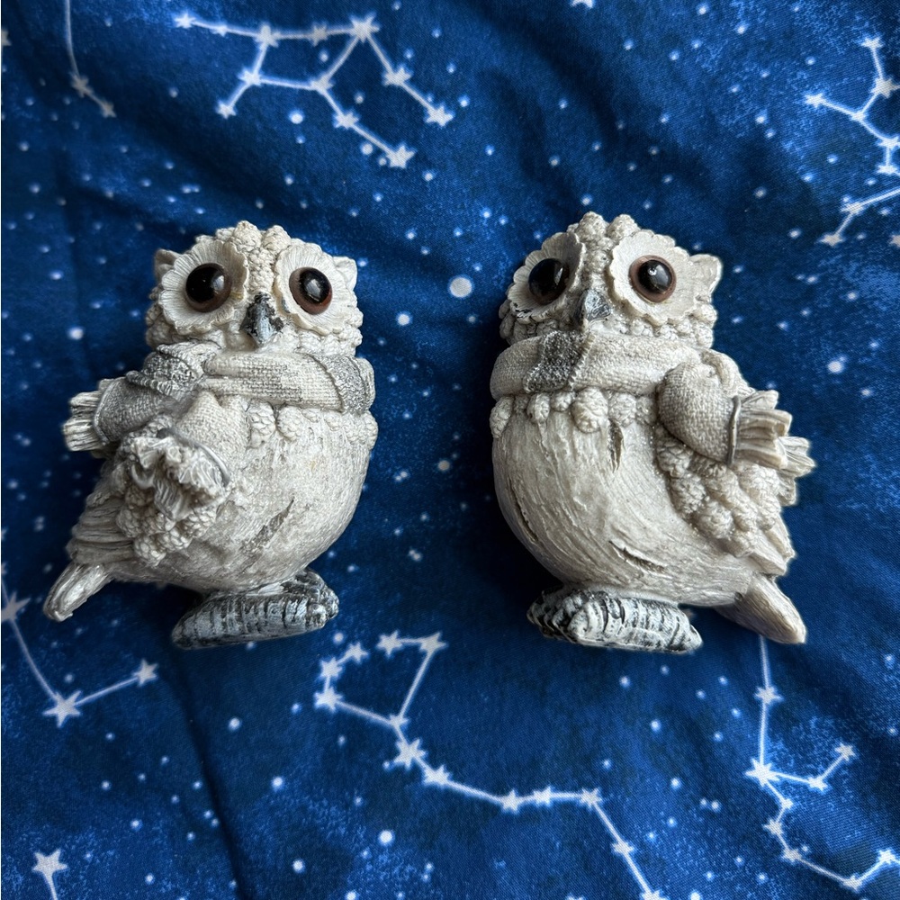 Set of 2 Sparkly Porcelain Christmas Owls w Scarves Figures